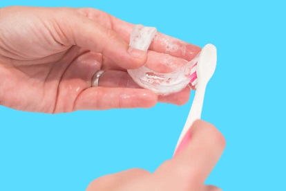 cleaning-Clear-Aligners